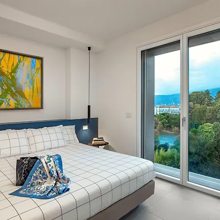 Grand Majestic Hotell 4*