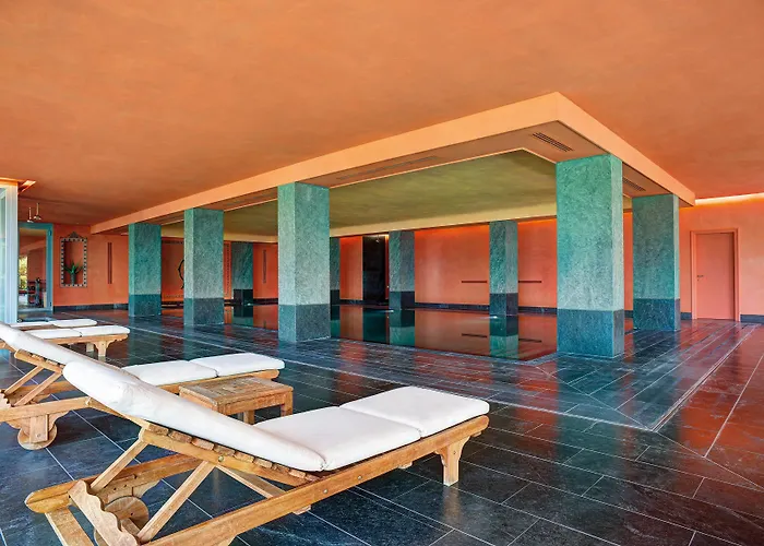 Отель Grand Majestic 4*