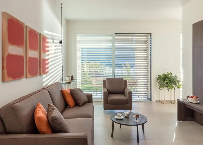 Hotel Grand Majestic 4*